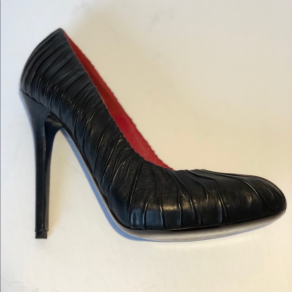 Alexander McQueen Black Leather Pumps - Picture 11 of 11